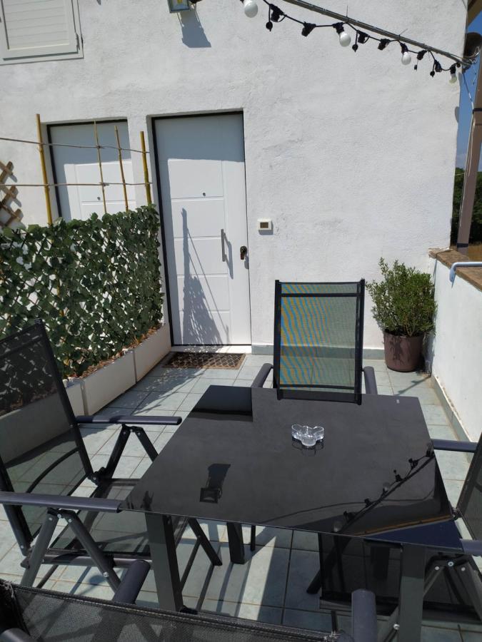 Relais Il Giardino Fra Gli Ulivi Villa โทริโนดิซานโกร ภายนอก รูปภาพ